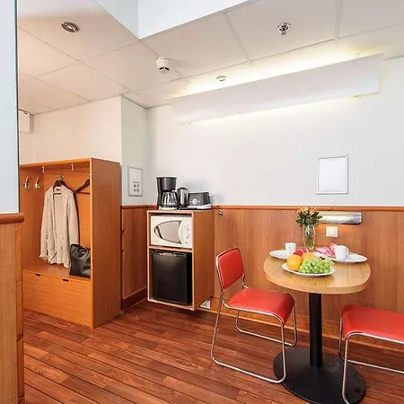 Forenom Aparthotel 2*