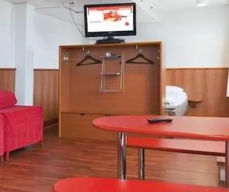Aparthotel Forenom 2*
